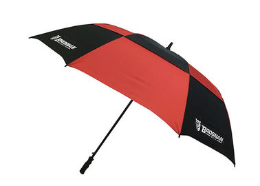 Μαύρη κόκκινη διπλή θόλων Windproof γκολφ ομπρελών πλαστική λαβή πιασιμάτων αέρα ανθεκτική