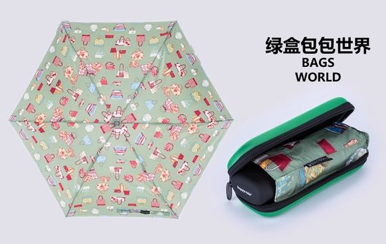 Μικρή αδιάβροχη πτυσσόμενη ομπρέλα μεγέθους για τις γυναίκες