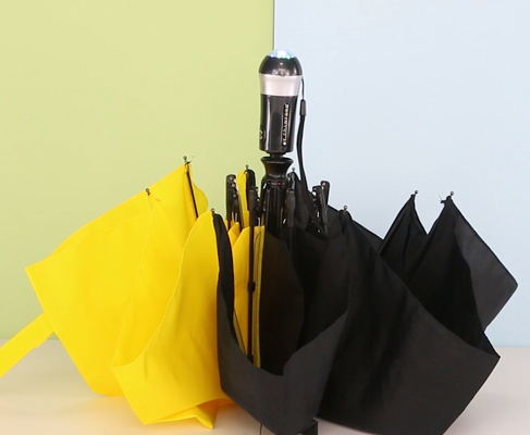 Γυναικεία ομπρέλα τριών αναδιπλούμενη με πολύχρωμο LED