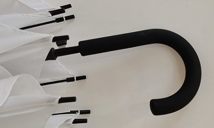 23 ίντσες 8 ίνες γυαλί πλευρά αυτόματο ανοιχτό ραβδί ομπρέλα με J σχήμα ελαστικό επικαλυμμένο πλαστικό λαβή
