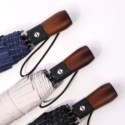 23 ίντσες 3 διπλής αυτόματη ανοικτή και κλειστή ομπρέλα με ξύλινη λαβή